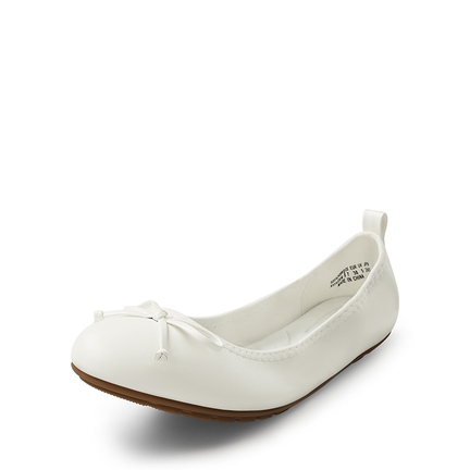 7 Best Women s White Shoes To Wear With Jeans Dream Pairs